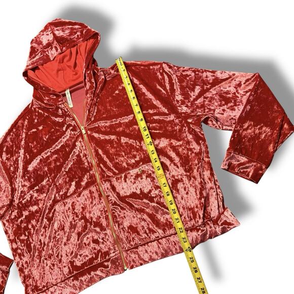 Fabletics Crushed Velour Zip Up Hoodie Sweatshirt Strawberry Red Sz 1X MSRP $85 - Picture 10 of 11